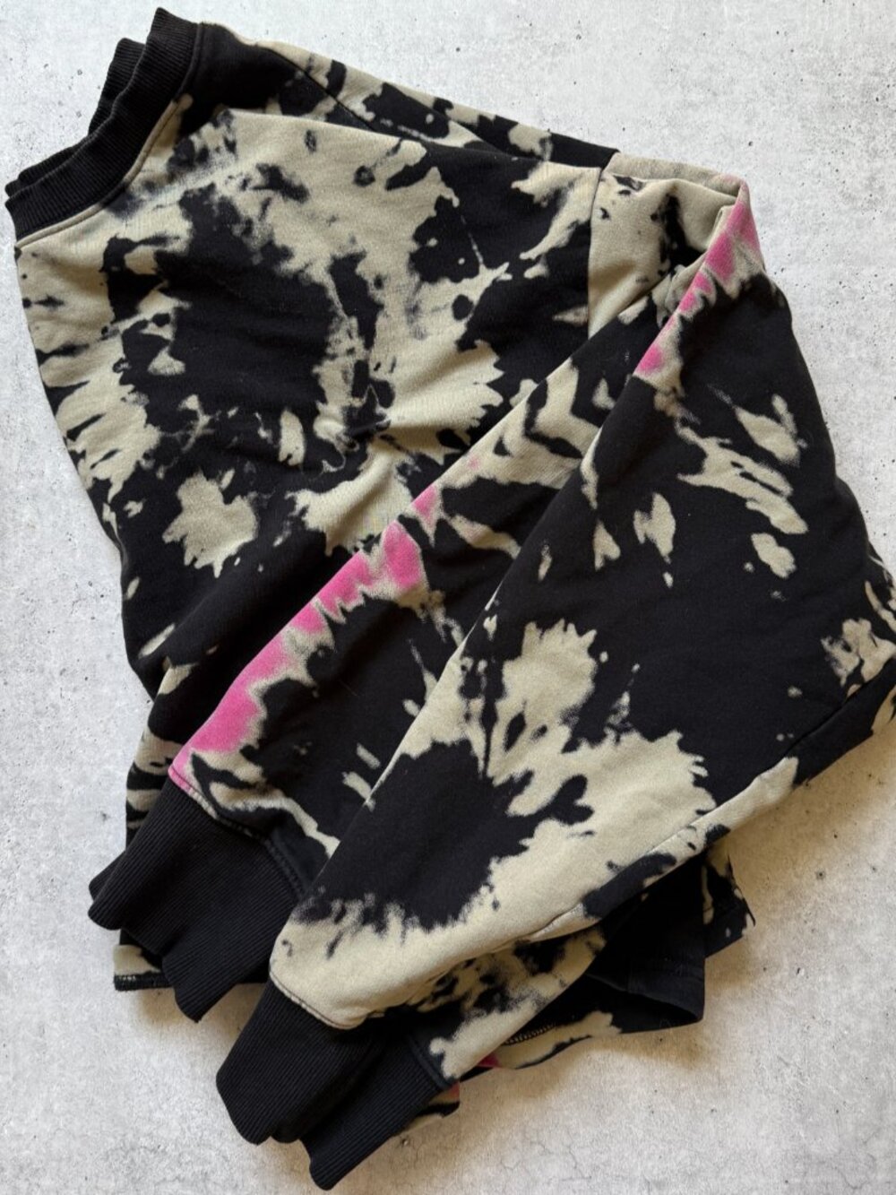 Noli Tie Dye Cropped Sweatshirt Size M Black Pink Crewneck - Picture 3 of 4